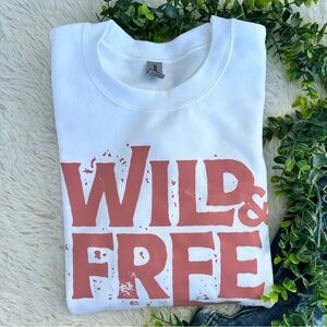 Wild and Free Crewneck Graphic Seeatshirt